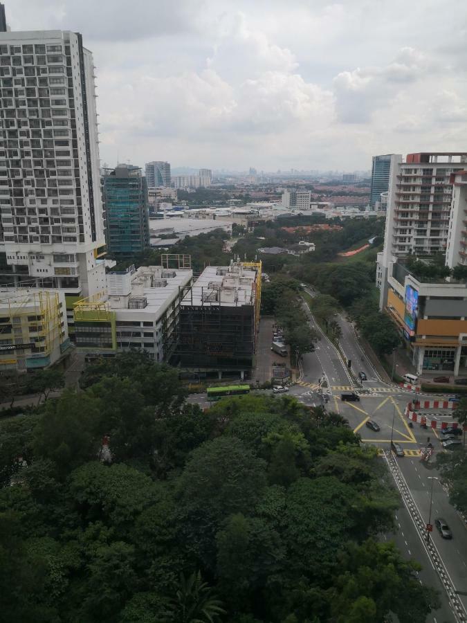 The 12 Suites @ Empire Damansara Petaling Jaya Eksteriør bilde